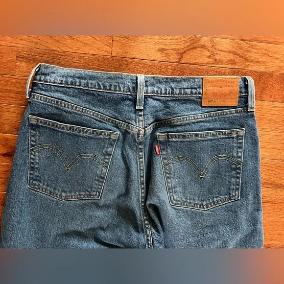 Levi’s 501 s Women’s Classic Blue Button-Fly Denim Jeans - Picture 2 of 11